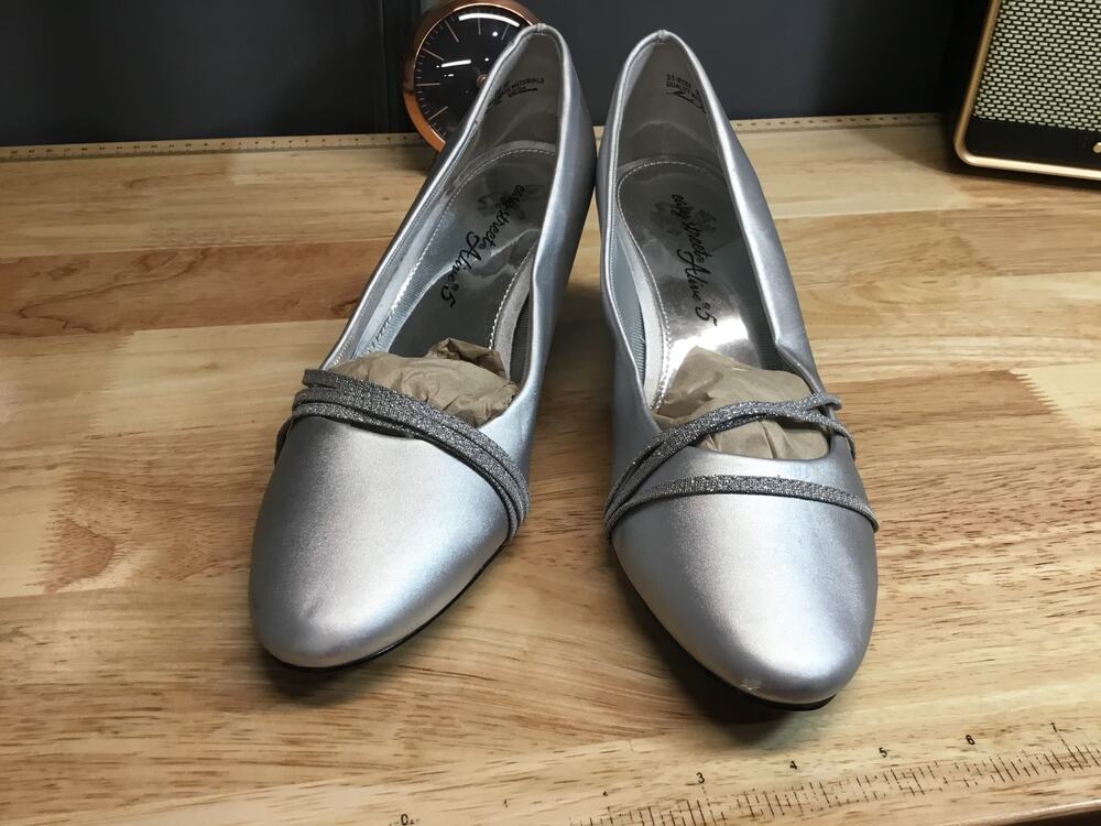 Easy Street Alive 5 Entice Women 8.5 Silver Leather Slip-On Closed Toe Pump Heel